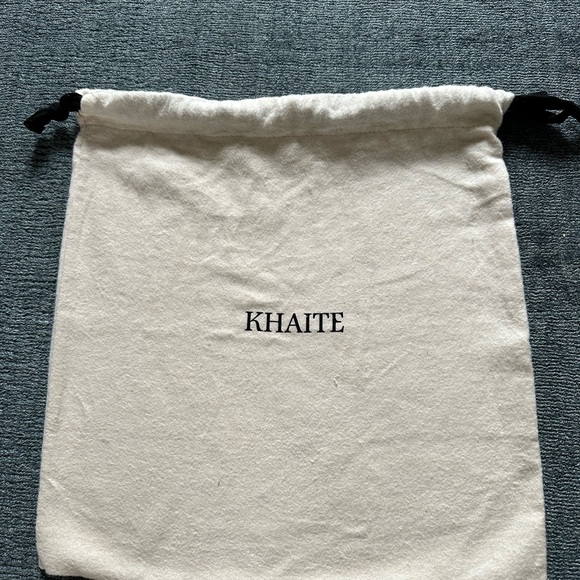 Khaite Medium Lotus Tote in Off-White - Picture 9 of 16
